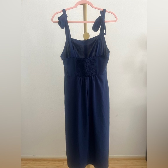 Women's Elegant Square Neck Dress - Picture 3 of 4